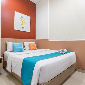 Sans Hotel Rajawali Surabaya By Reddoorz